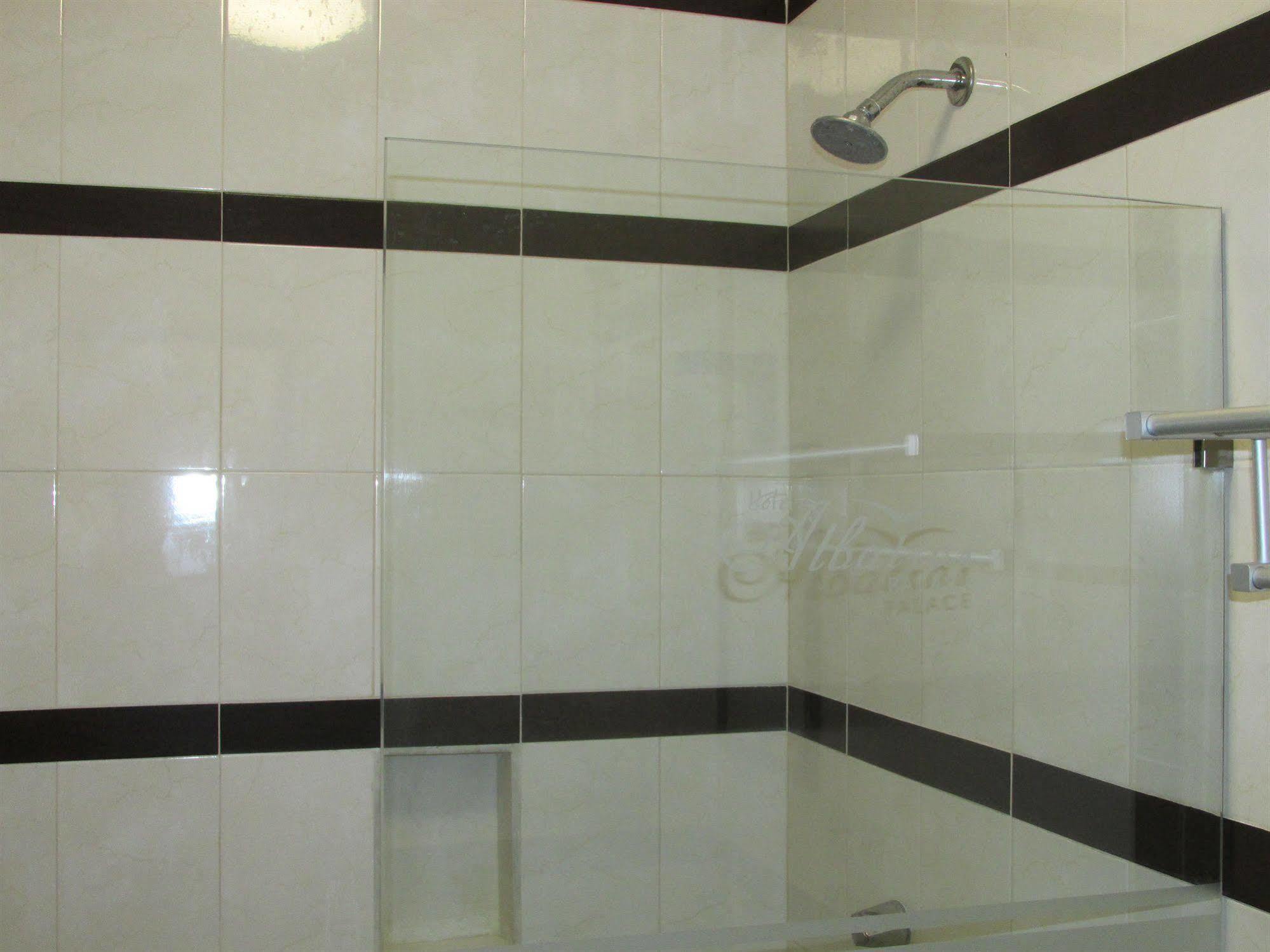 מנסניו Hotel Albatros Palace מראה חיצוני תמונה