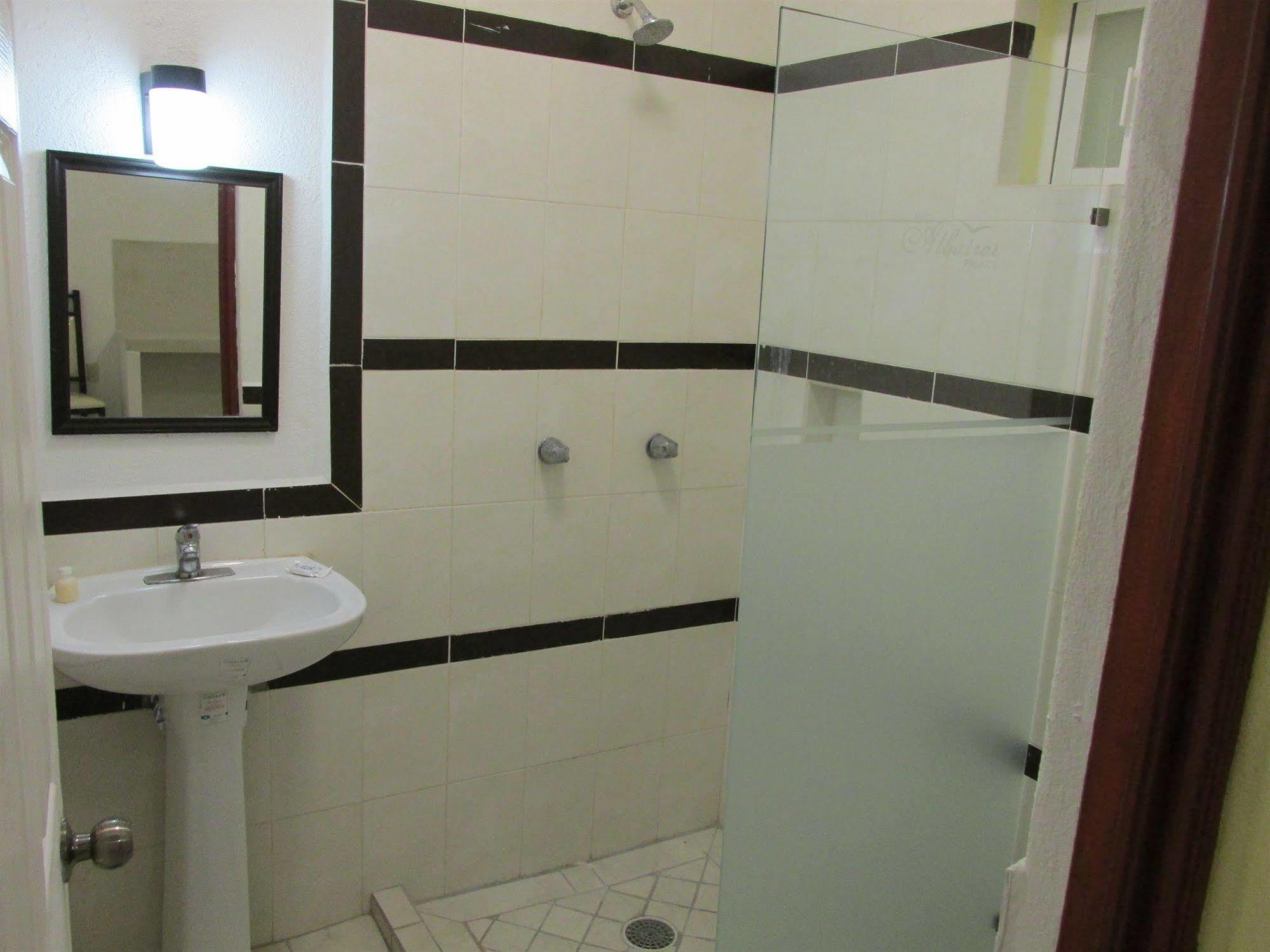 מנסניו Hotel Albatros Palace מראה חיצוני תמונה