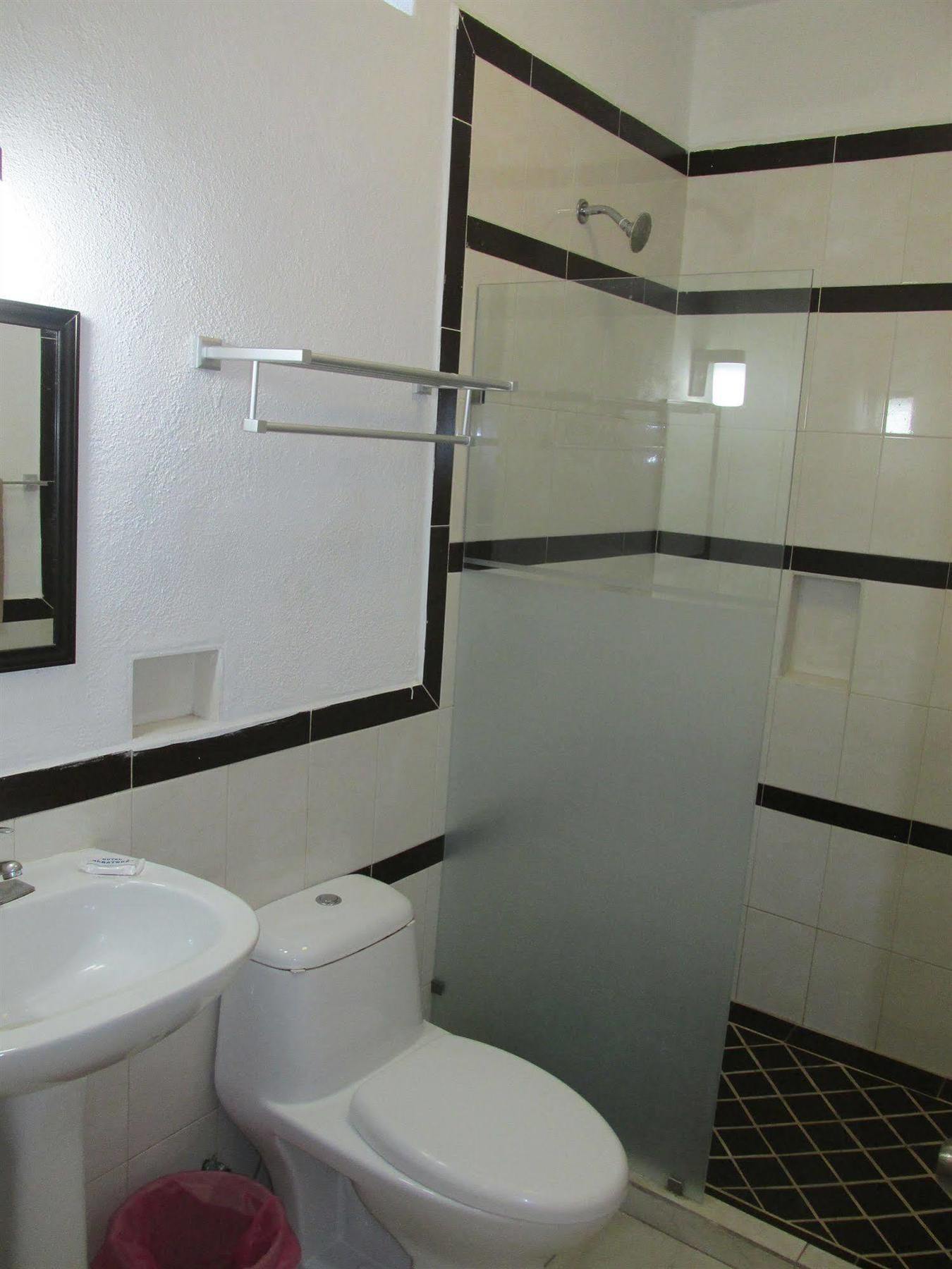 מנסניו Hotel Albatros Palace מראה חיצוני תמונה