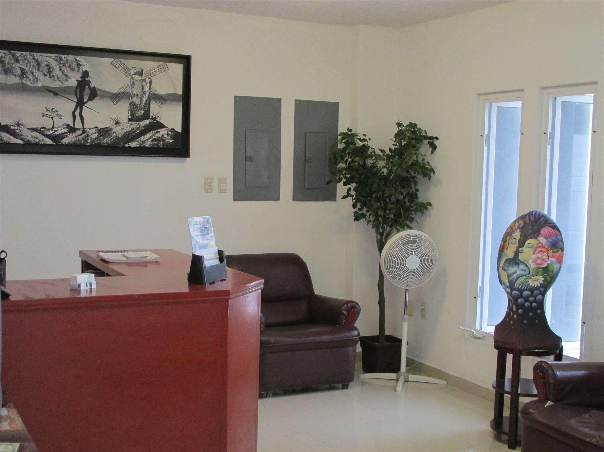 מנסניו Hotel Albatros Palace מראה חיצוני תמונה